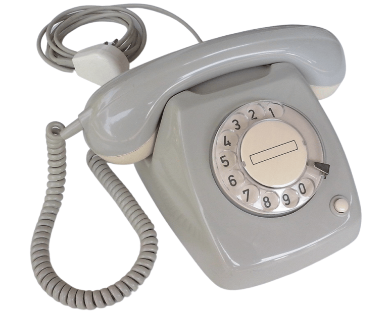 ptt_t65_telefoon_met_aardtoets_en_draaischijf-removebg.png?w=768&h=625